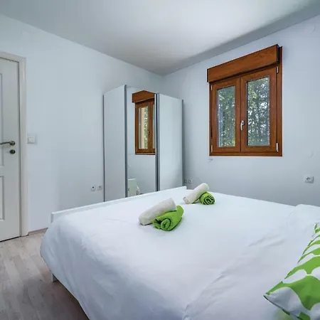 Дом отдыха Three-bedroom Holiday In Zminj